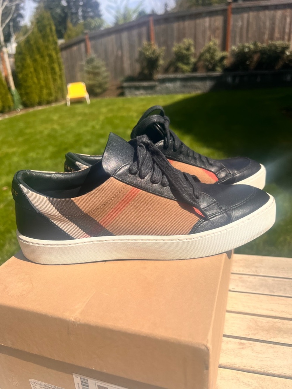 Burberry Designer Leather Plaid Low-Top Sneakers Black & Tan Size 38 Like new!